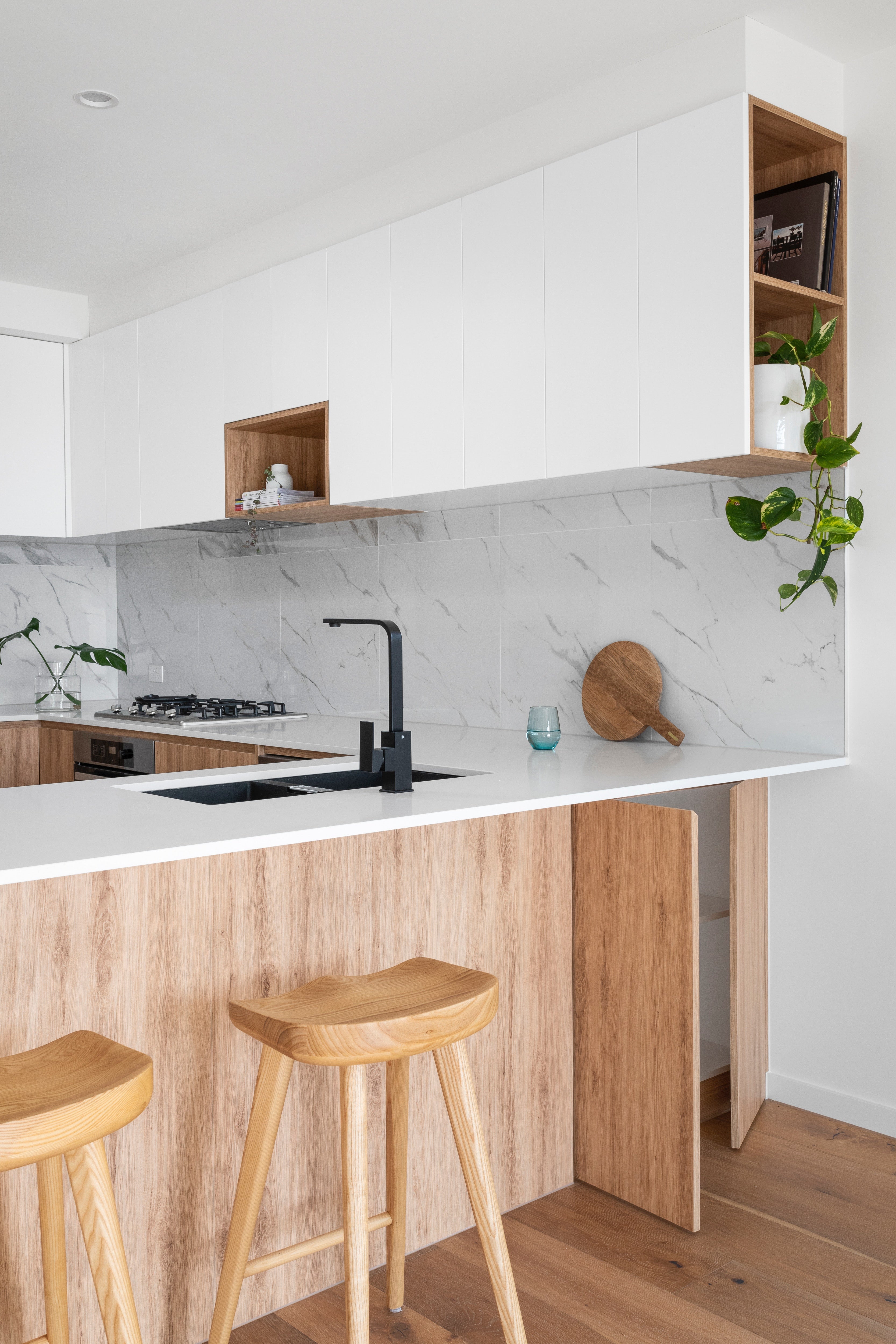 Warm Minimalist Kitchen Cabinets in Beige and Wood