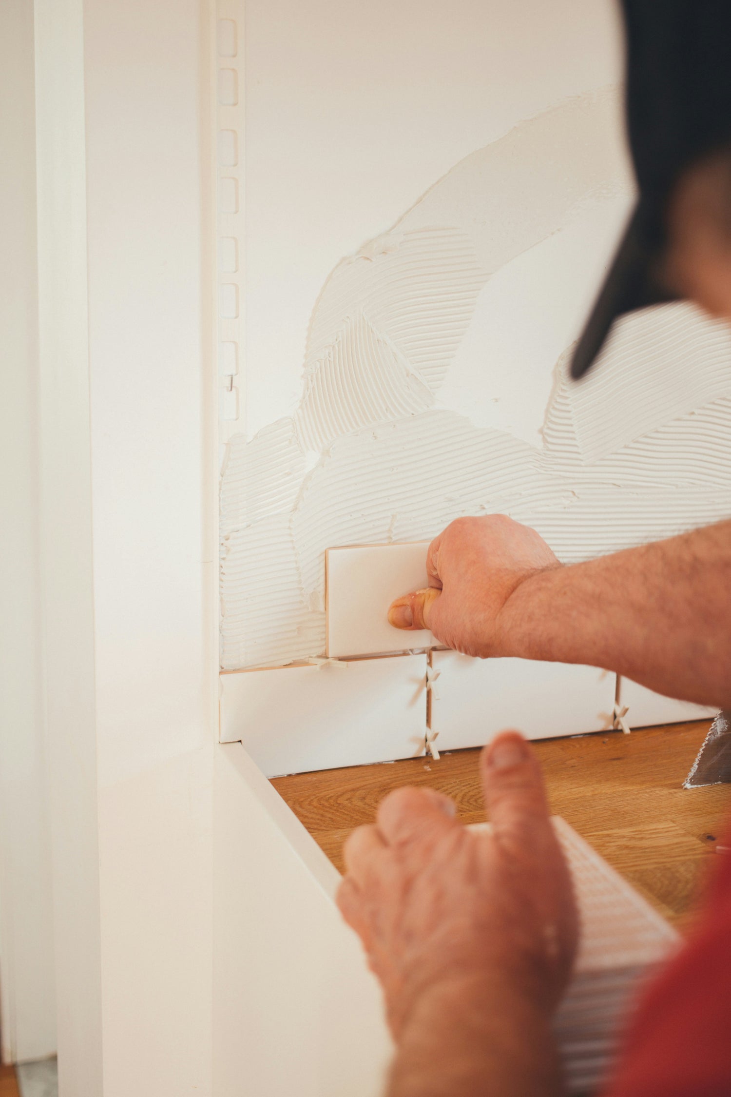 6 Tips To Know When Laying Tiles in a Bathroom