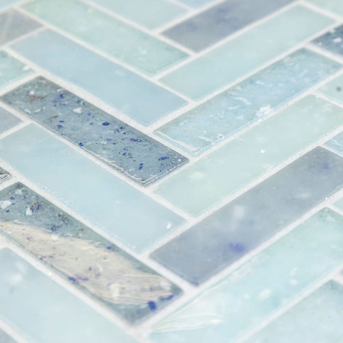 Fluid Herringbone Glass Tile B Blend