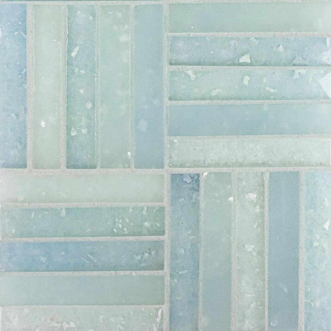 Fluid Stacked Glass Tile C Blend