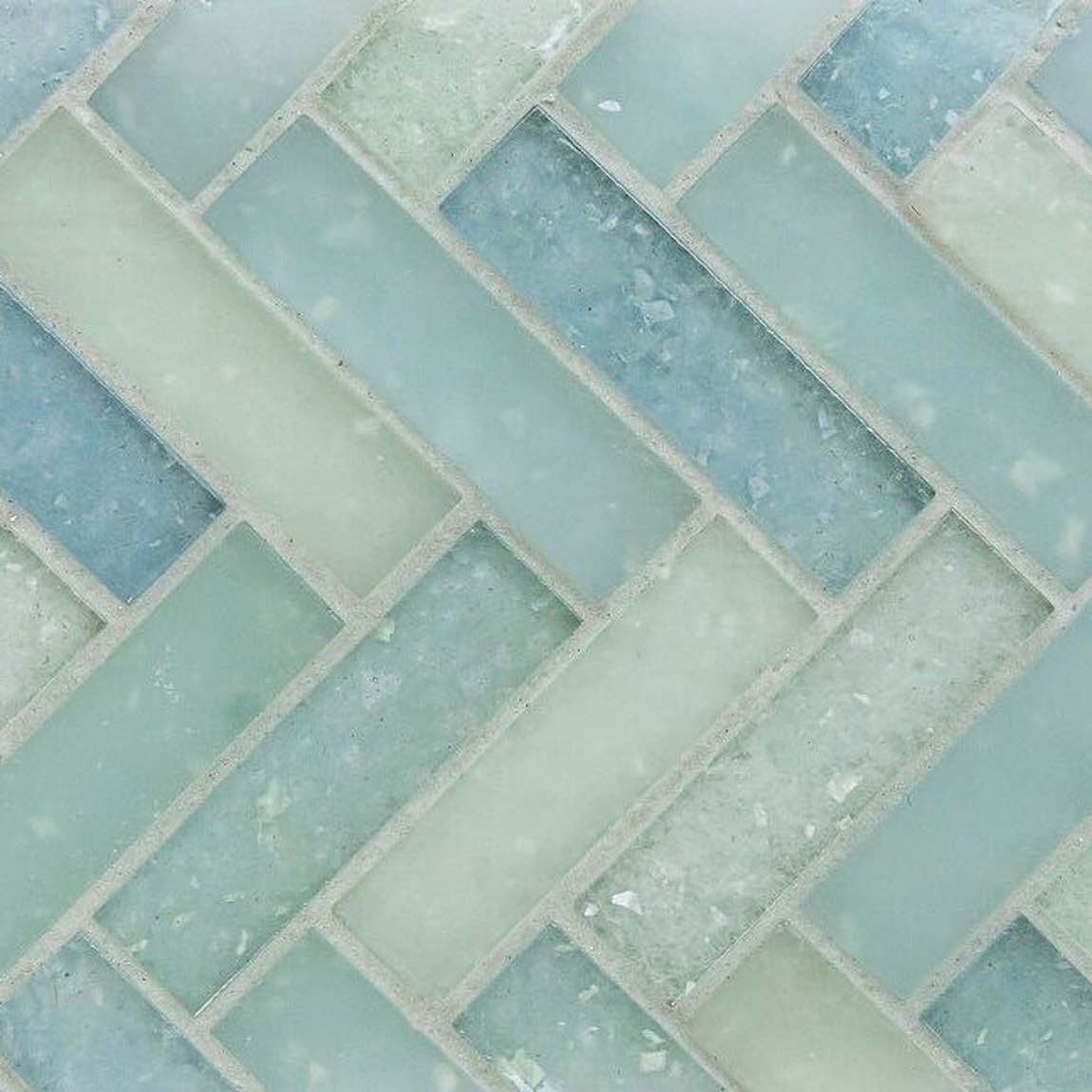 Fluid Herringbone Glass Tile C Blend